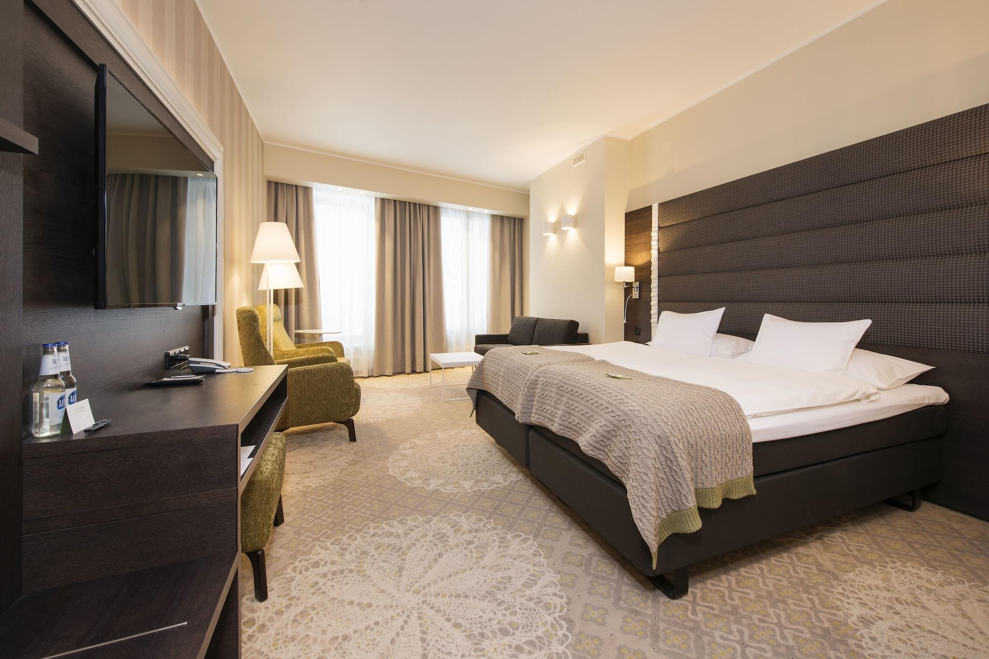 Lydia Hotel Тарту Екстер'єр фото